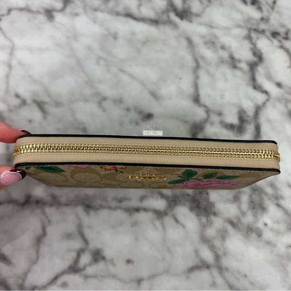 Coach Rose Prairie Signature Large Accordion Zip Wallet - Picture 6 of 10